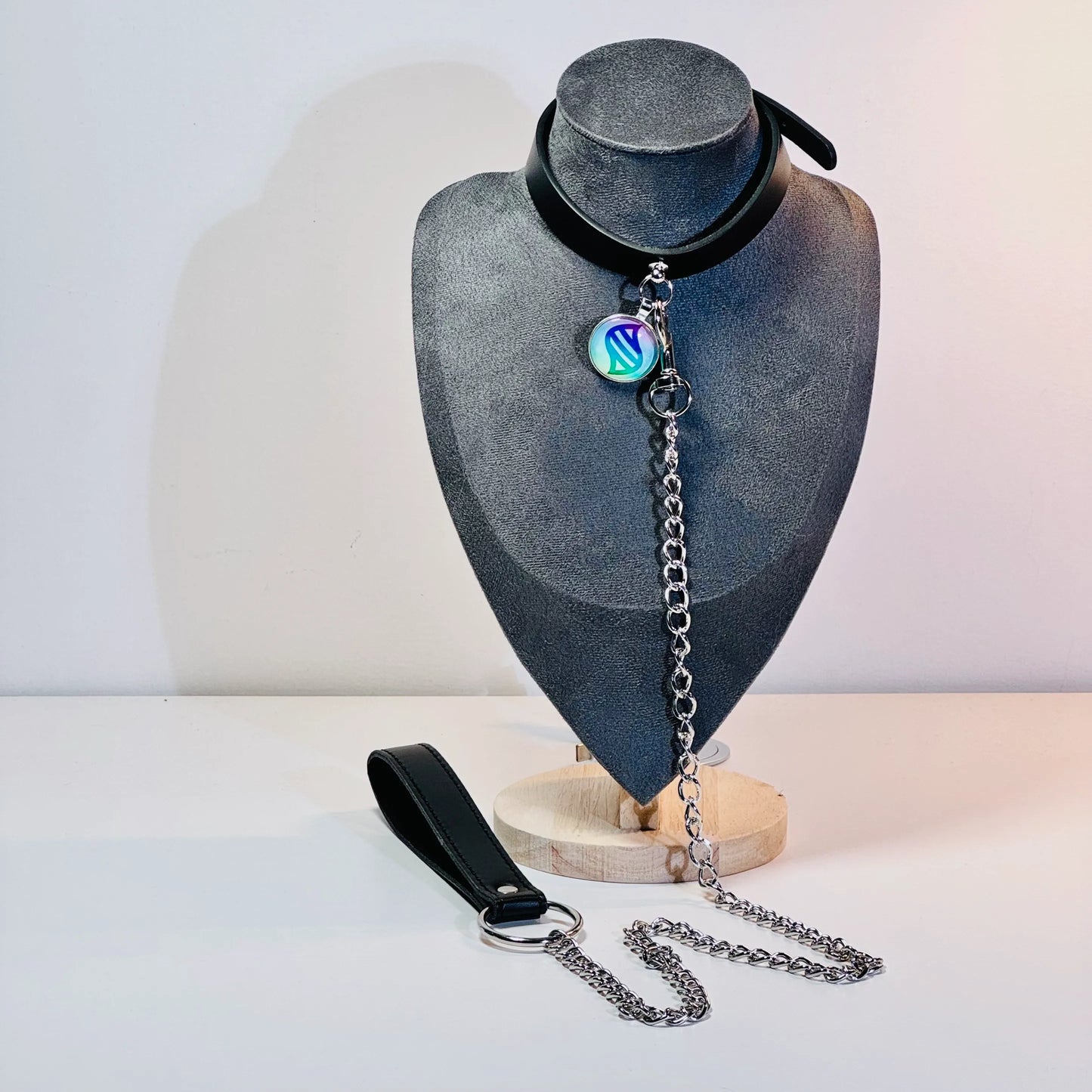 Mega Leather Chocker